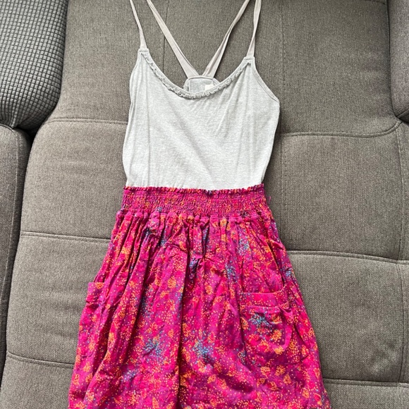 Multiple dresses - Picture 4 of 12